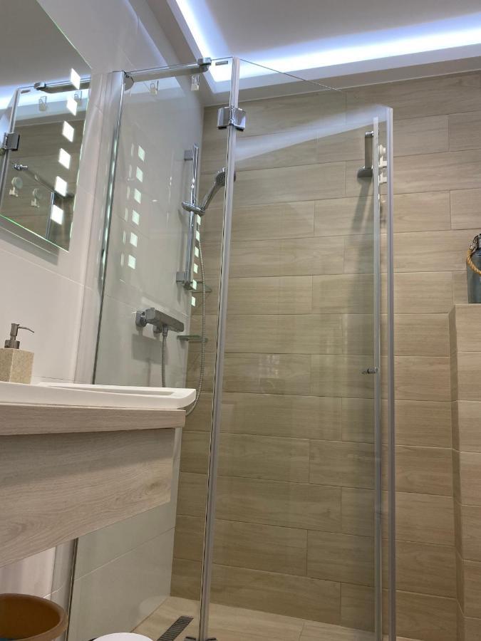 Apartament Svenita ダルウフコ エクステリア 写真